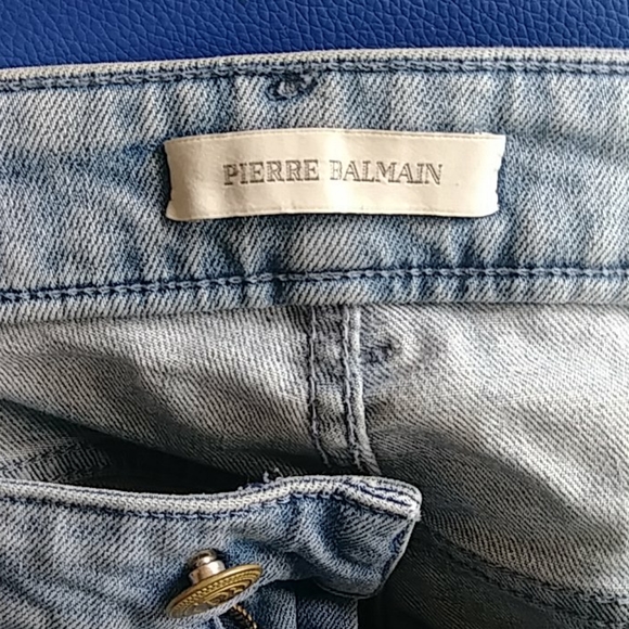 Balmain - Picture 4 of 4